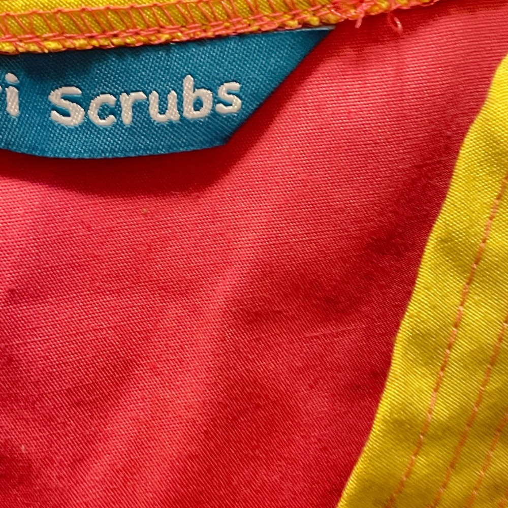 💅🏾Stylish scrub top - Picture 5 of 7